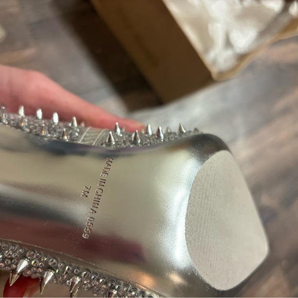 Steve Madden Various Clear Rhinestones Studded Pump - Picture 7 of 7